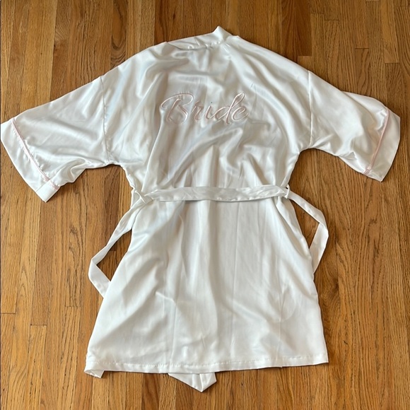 Apt. 9 Other - Bride White Kimono-Style Silk like Robe with Belt